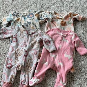 Set of 4 fleece carters girls 0-3 month pajamas for